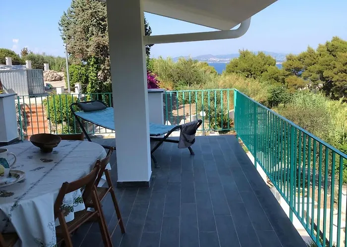 Il Giardino Delle Rose Ísquia