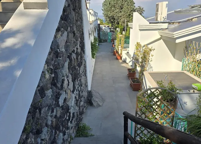 بيت للعطل Il Giardino Delle Rose ايسكيا